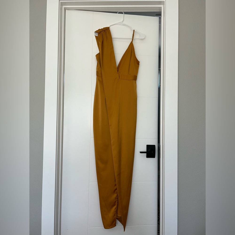 Mustard Asymmetric Drape
Detail Maxi Dress